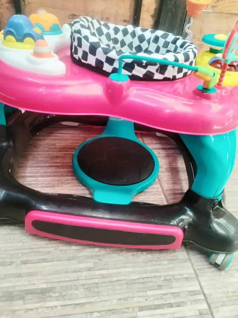 Andador para bebé multicolor con juguetes interactivos - 2