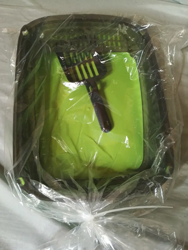 Bandeja sanitaria para gatos con pala verde - 1