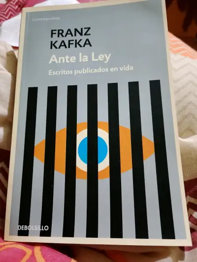 Libro 'Ante la Ley' de Franz Kafka - miniatura 1