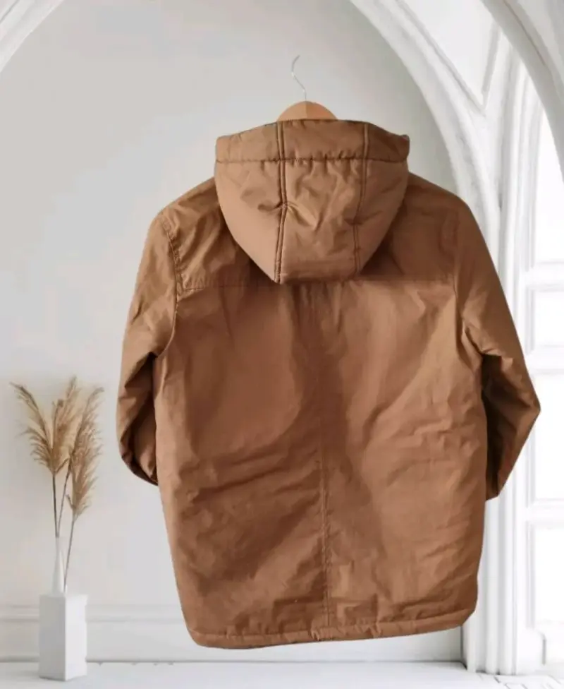 Chaqueta marrón con capucha para hombre - 2