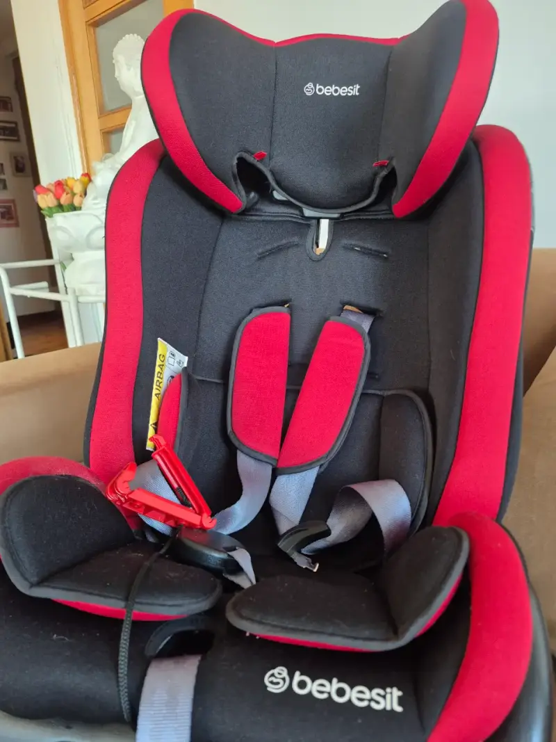 Silla de Auto Bebesit Negra y Roja - 3