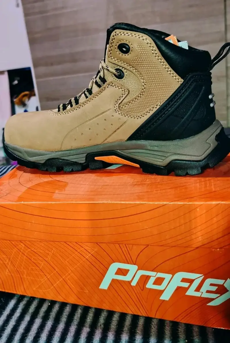 Botas de seguridad Proflex color beige