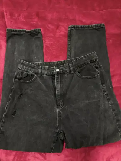 Jeans negros de mezclilla para mujer - miniatura 1