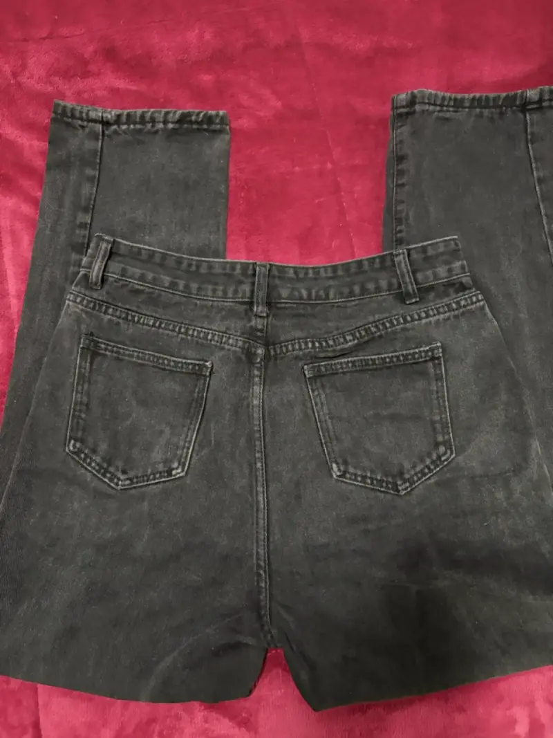 Jeans negros de mezclilla para mujer - 2