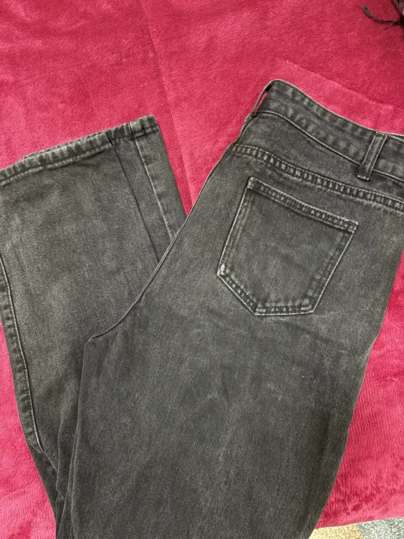 Jeans negros de mezclilla para mujer - 3