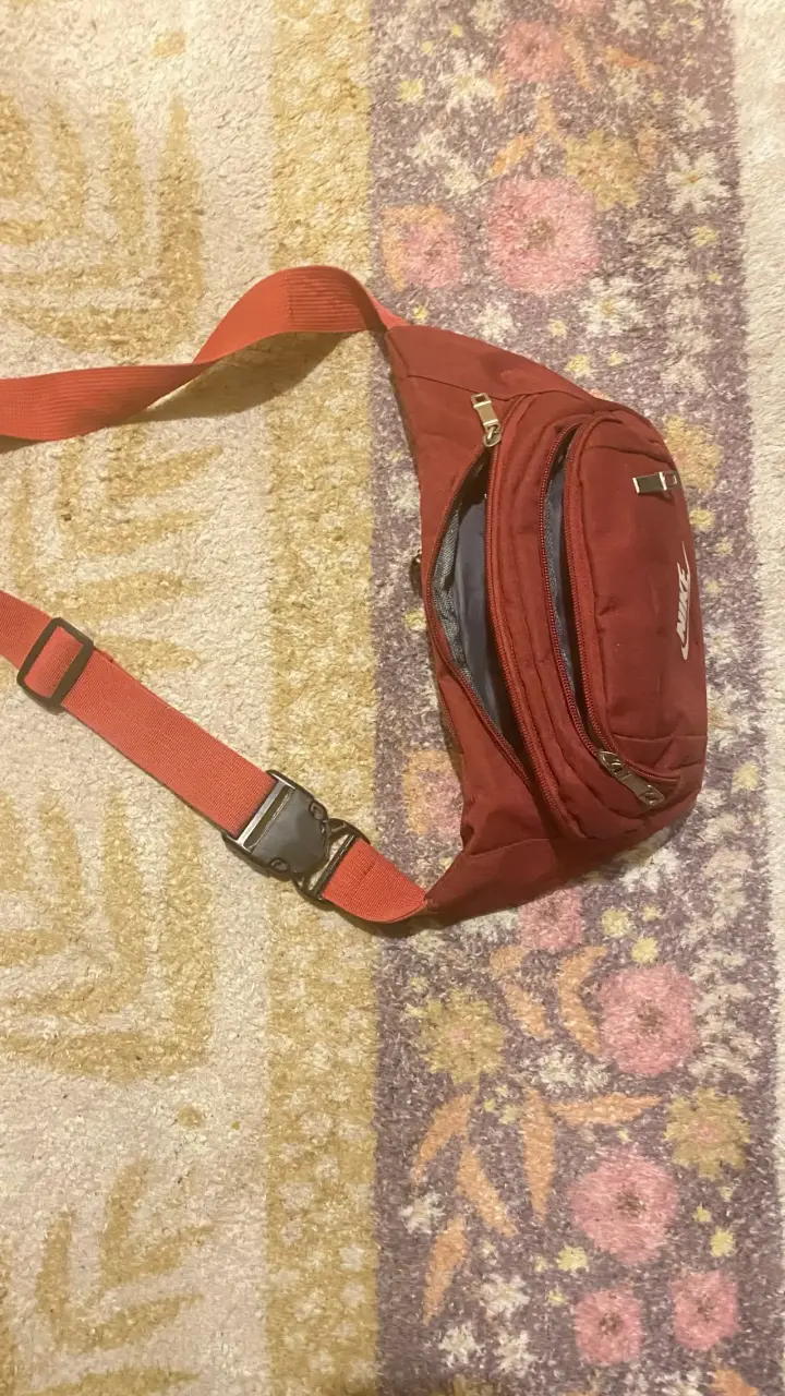 Riñonera Nike roja con logo - 2