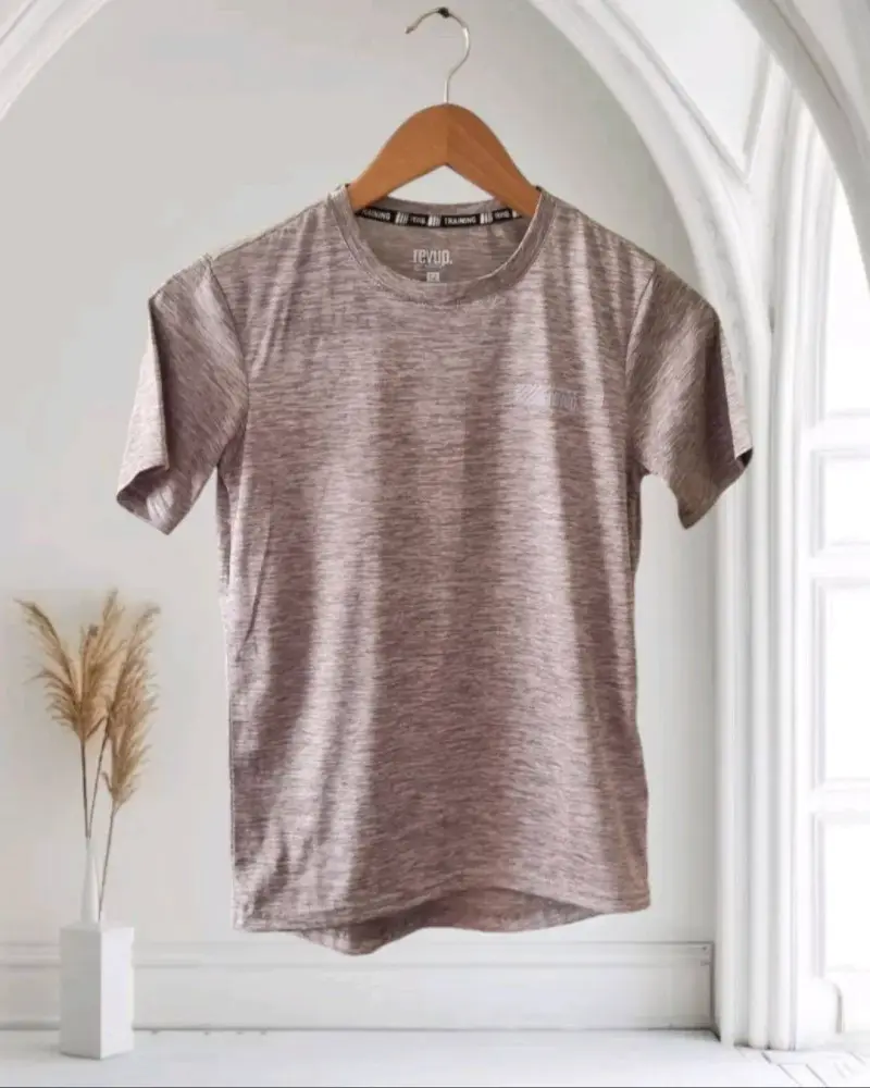 Polera deportiva gris Revup para niño
