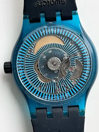 Reloj automático Swatch azul diseño moderno - miniatura 2