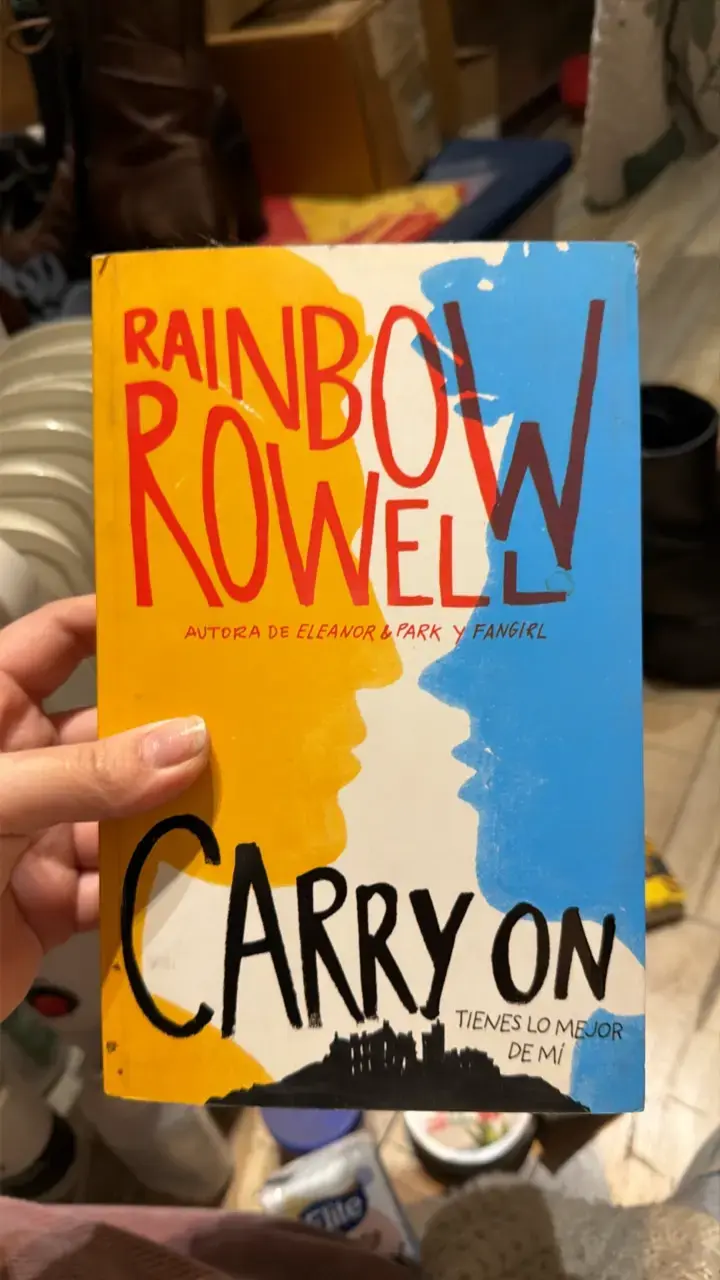 Libro 'Carry On' de Rainbow Rowell