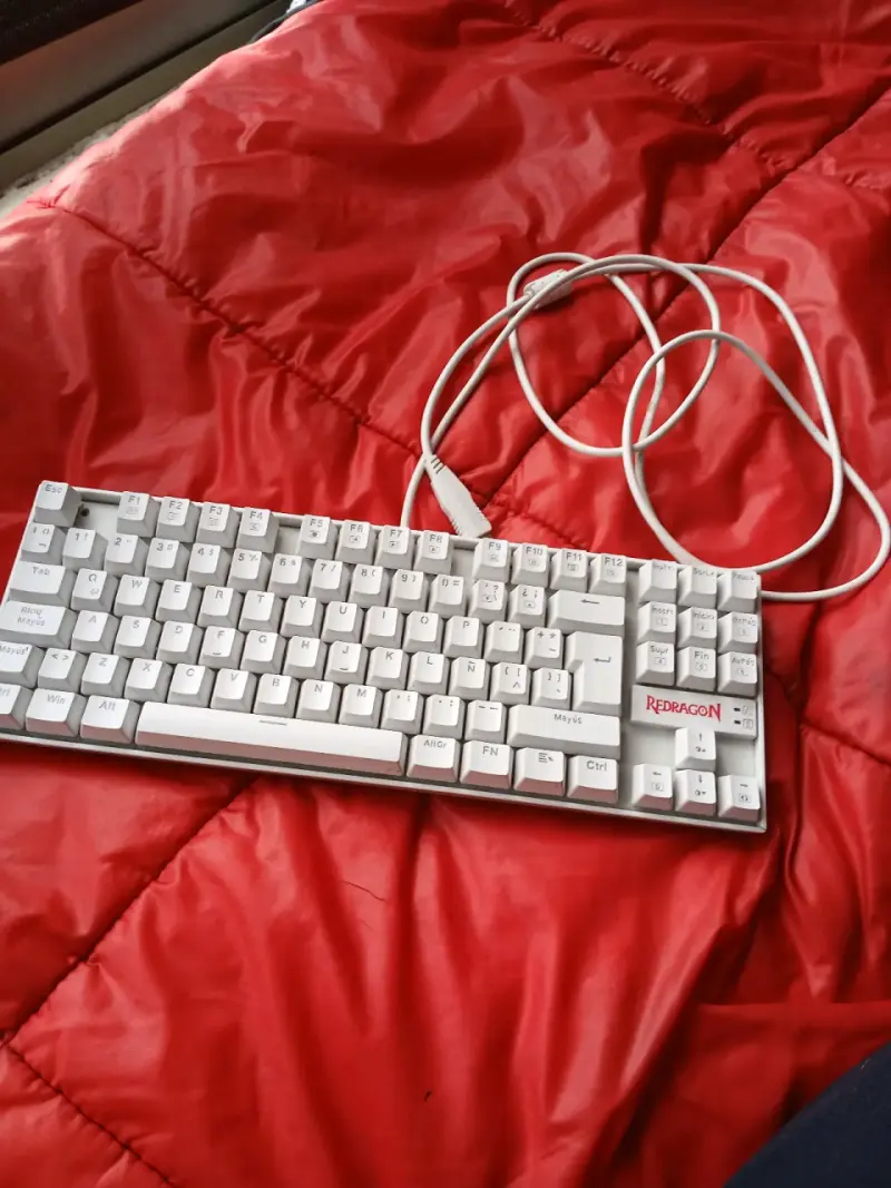 Teclado Mecánico Gamer Redragon Kumara K552 Blanco - 3