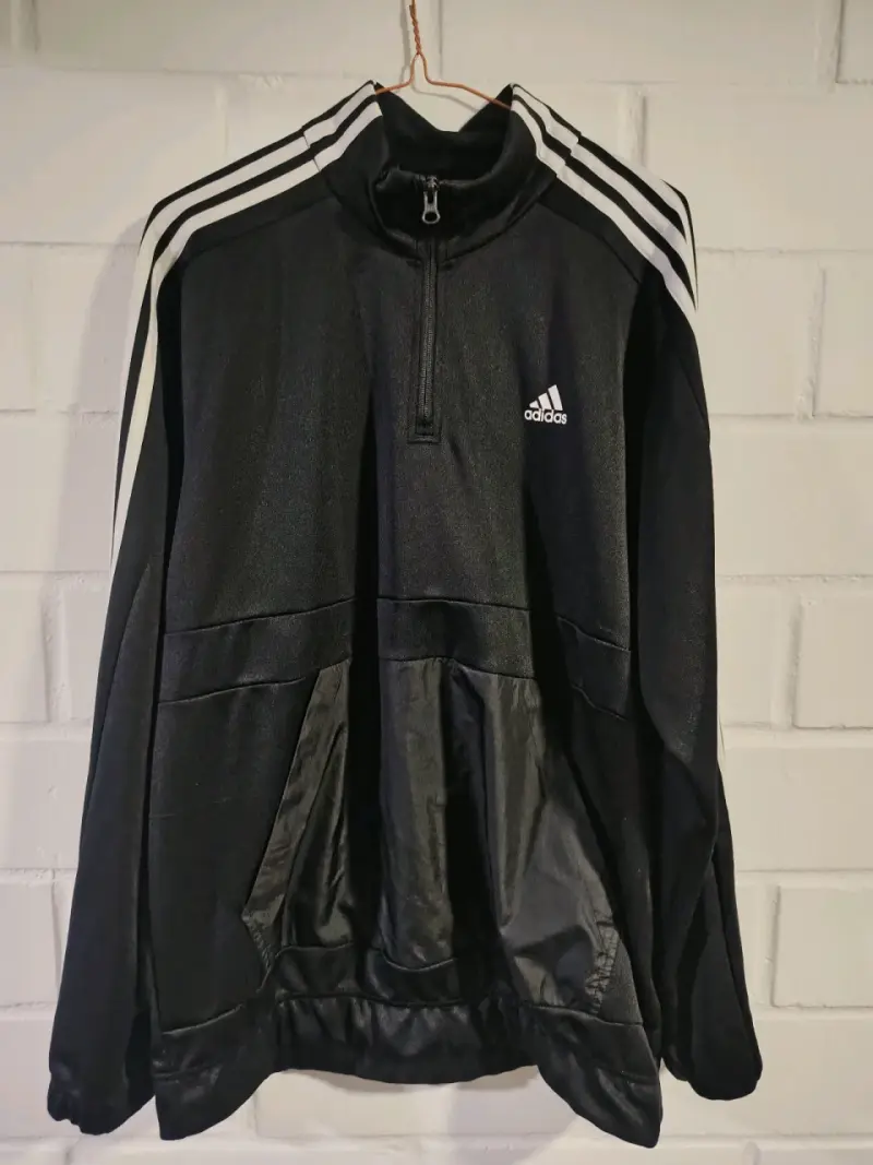 Conjunto deportivo negro Adidas con capucha - 2