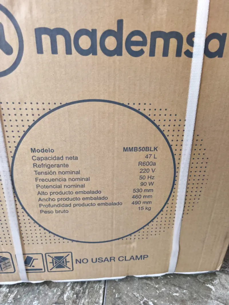Frigobar Mademsa 50 litros negro - 6