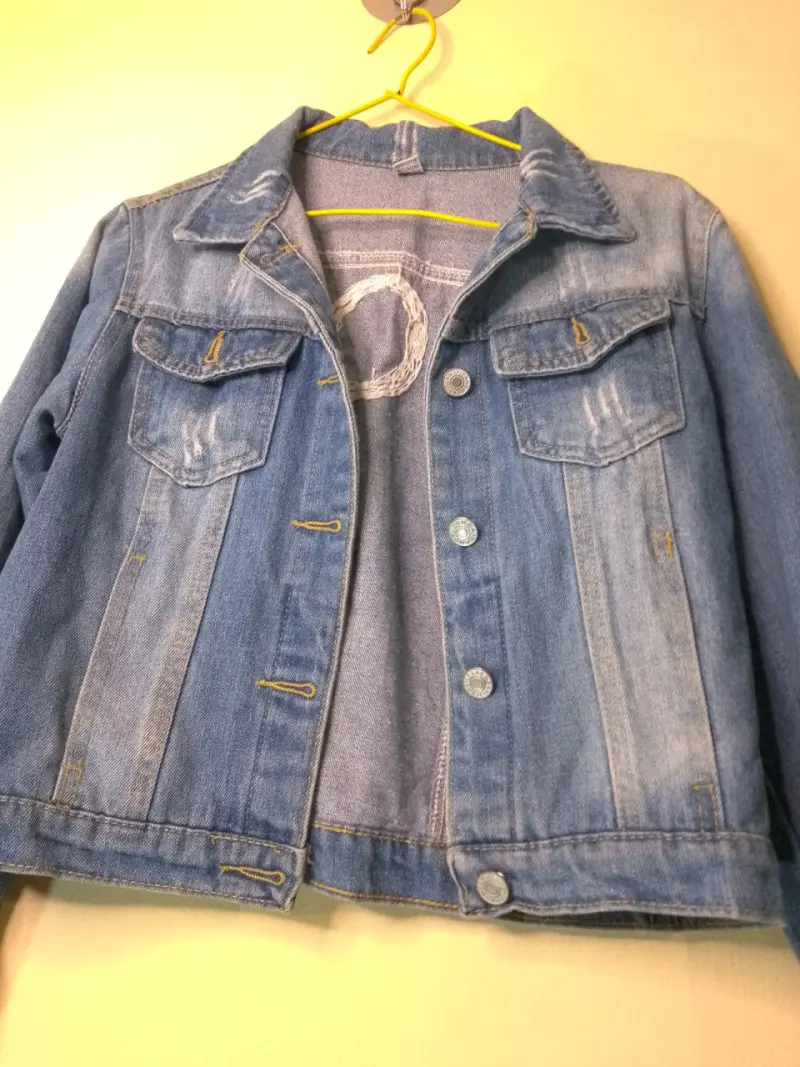 Chaqueta de mezclilla azul con diseño 'DOG' - 2