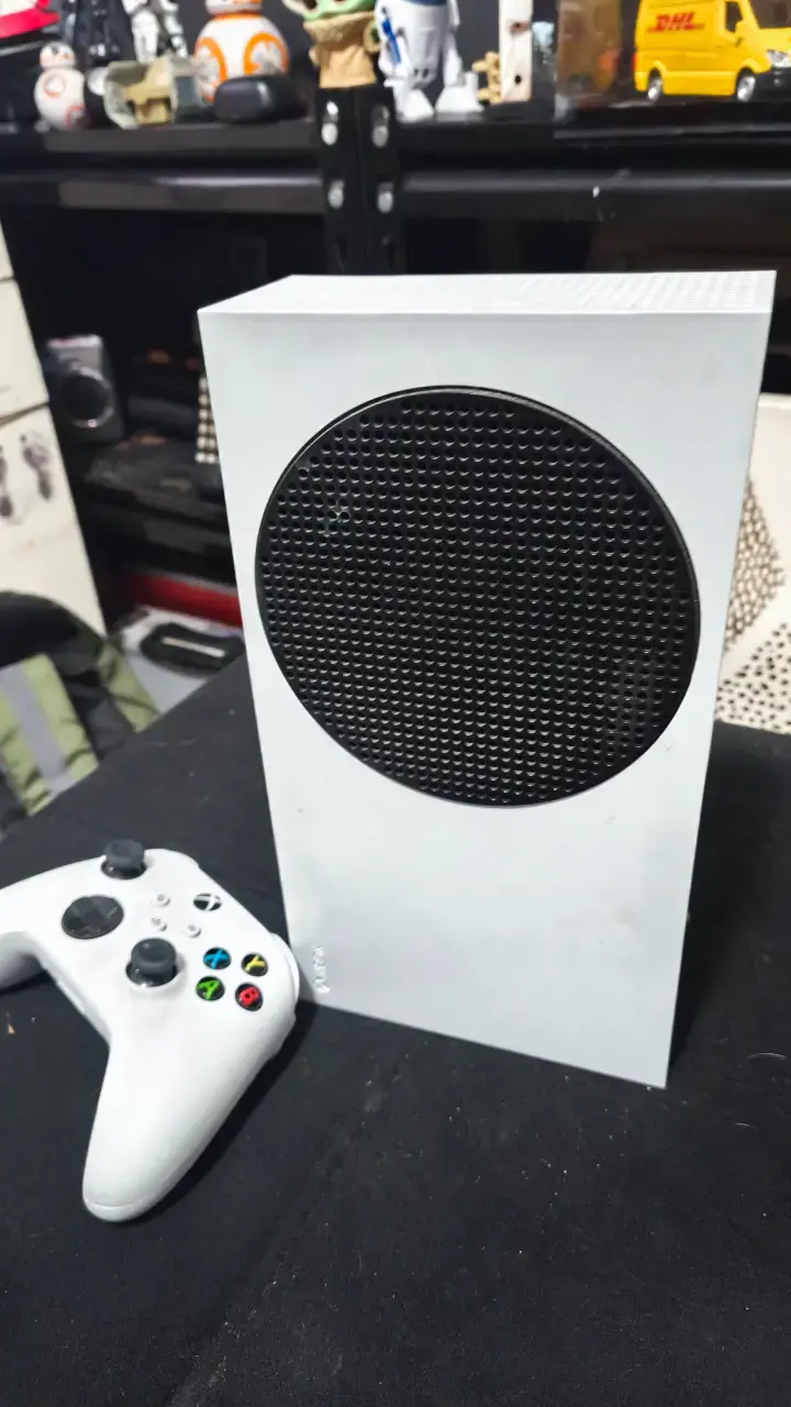 Consola Xbox Series S con Control Blanco - 3