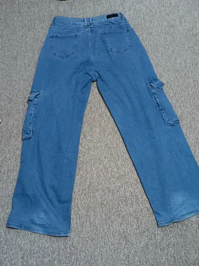 Jeans cargo azul para mujer con bolsillos - miniatura 3