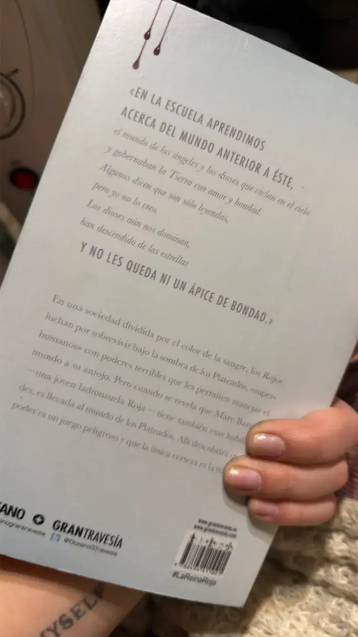 Libro 'La Reina Roja' de Victoria Aveyard - 2