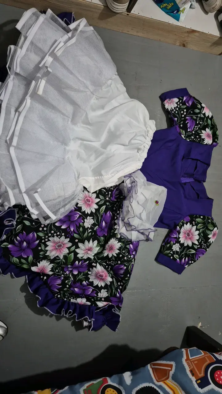 Vestido folclórico floral morado para mujer - 3