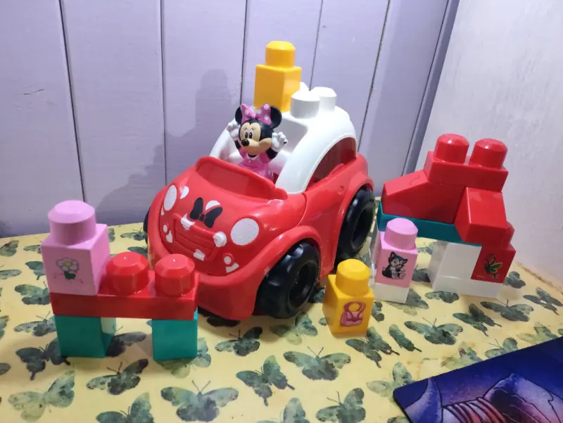 Set Auto de juguete Minnie Mouse con bloques - 1
