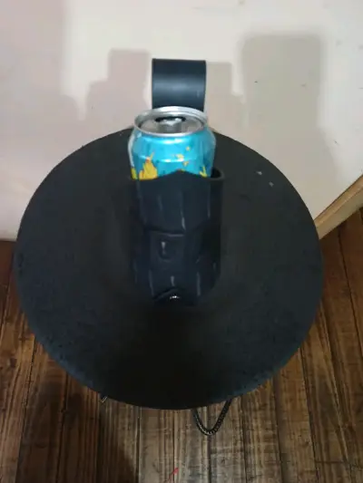Porta latas de cuero con diseño de calavera - miniatura 5