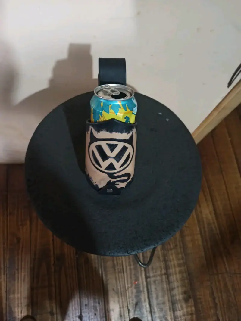 Porta latas de cuero con diseño de calavera - 6