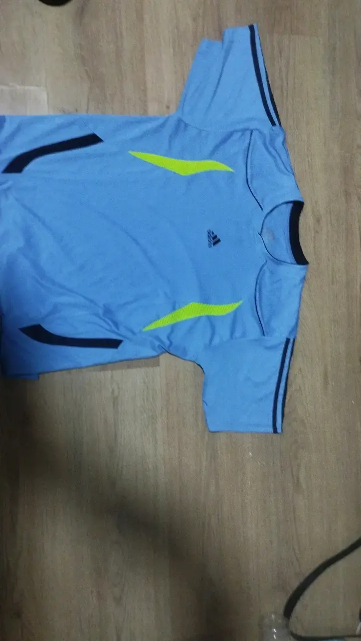 Poleras deportivas, adidas, nike y weeder. - 1