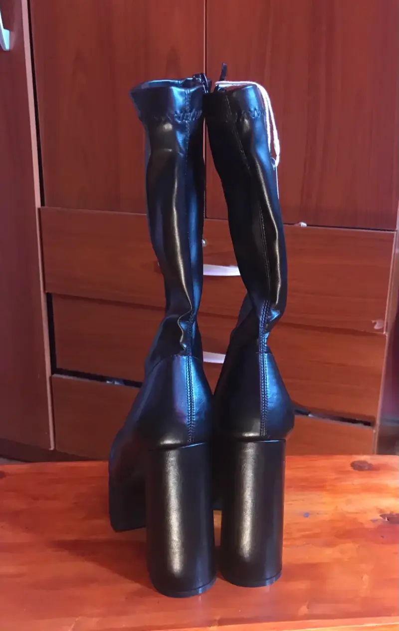 Botas negras con plataforma alta - 3