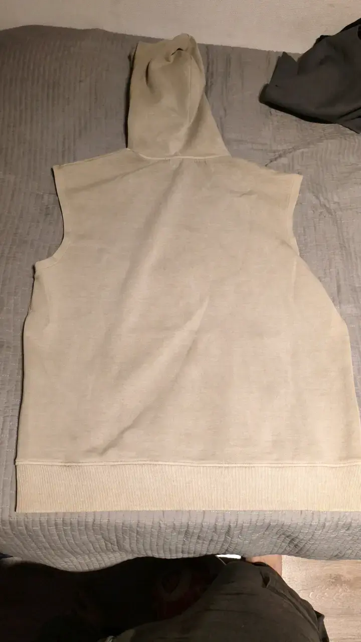 Polerón sin mangas con capucha beige - 2