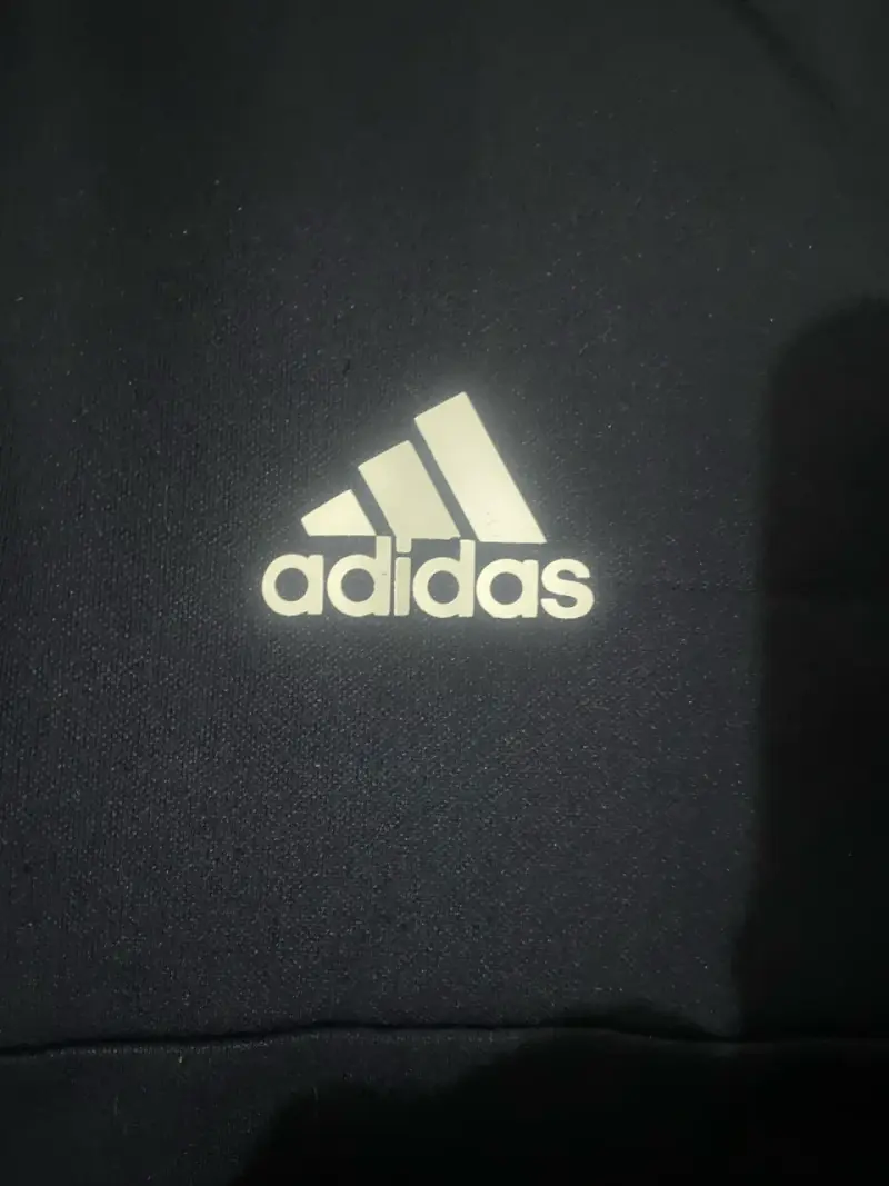 Chaqueta deportiva Adidas negra con franjas - 2