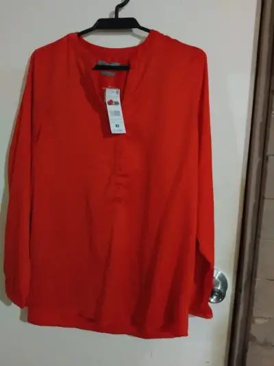 Blusa blanca con corazones Shein - miniatura 3