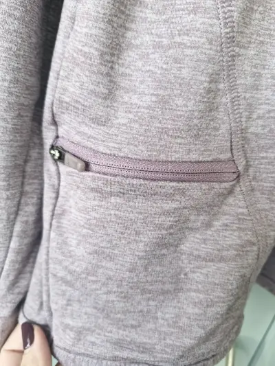 Polera deportiva Nike morada para mujer - miniatura 5
