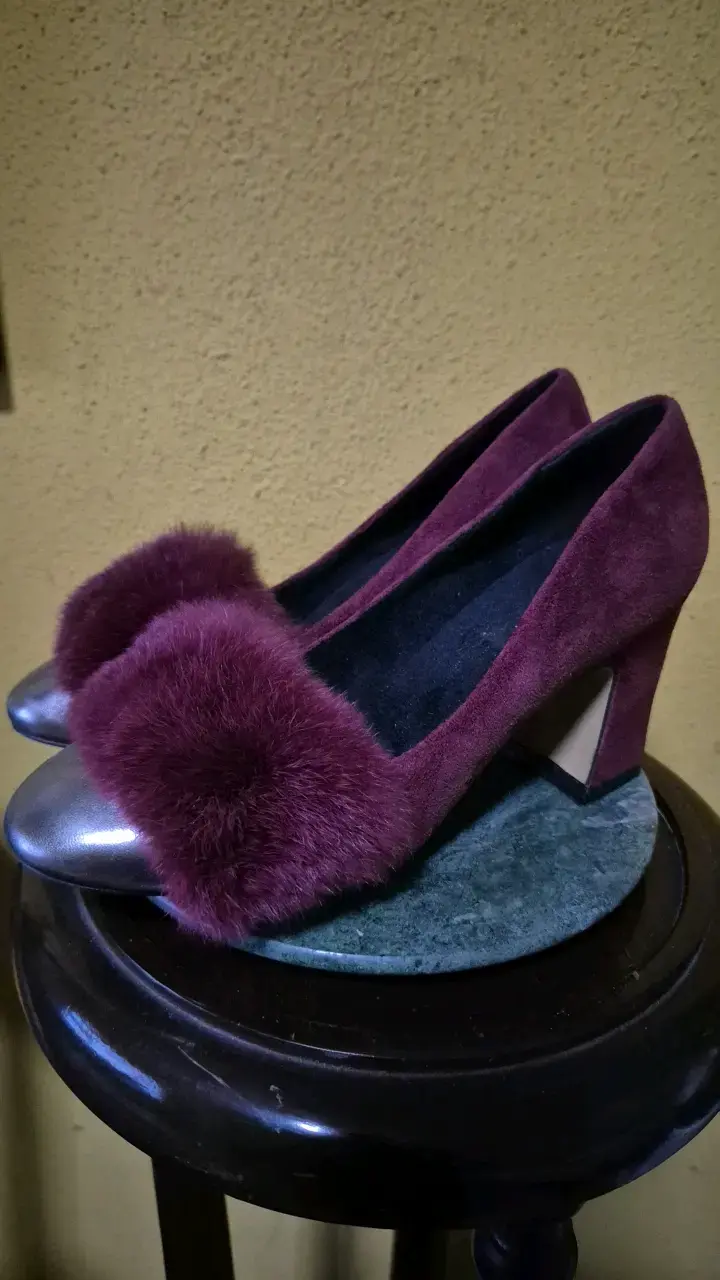 Zapatos de Tacón Burdeos con Detalle de Peluche - 2