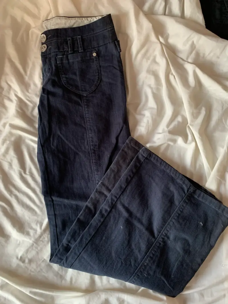 Pantalones azul oscuro con botones - 3