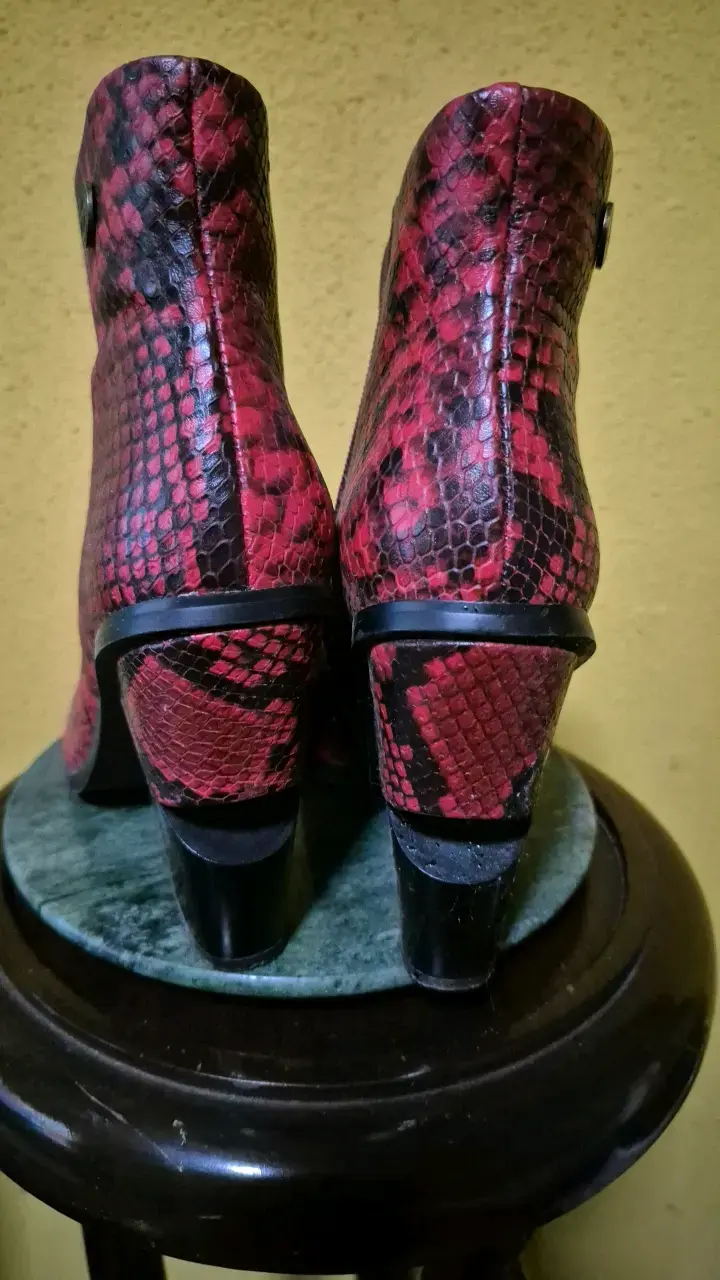 Botines de cuero sintético con estampado de serpiente - 3