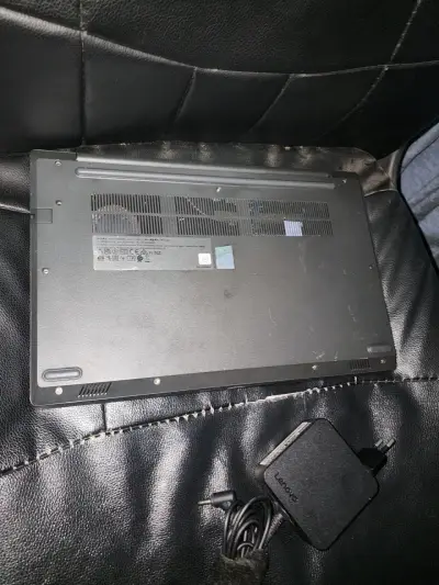Laptop Lenovo Intel Core i5 en buen estado - miniatura 5