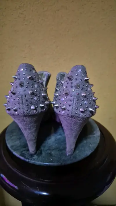 Botines de tacón gris con tachas - miniatura 3