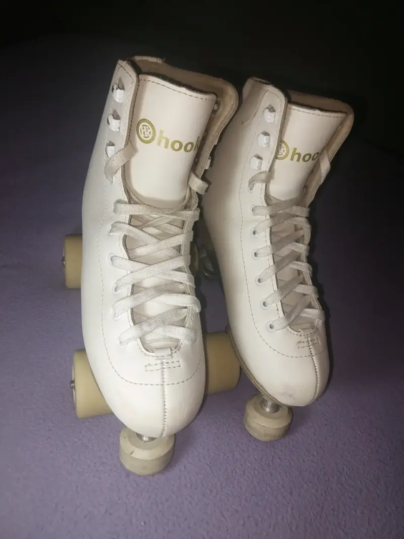 Patines de Cuatro Ruedas Blancos Hook - 1