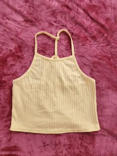 Top corto amarillo con tirantes - miniatura 1