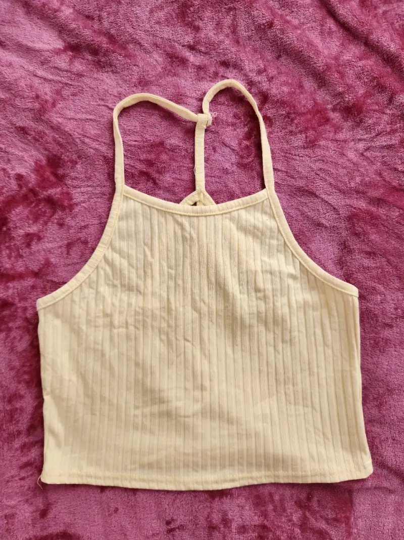Top corto amarillo con tirantes - 2
