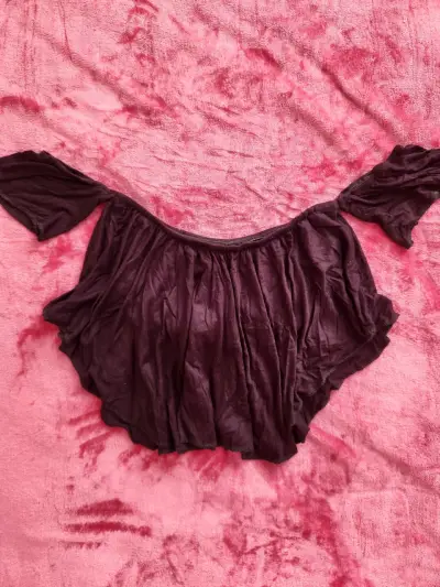 Blusa hombros descubiertos color negro - miniatura 2