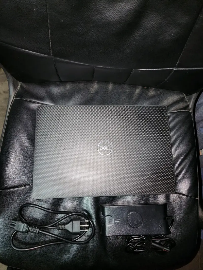 Laptop Dell con cargador en buen estado - 2