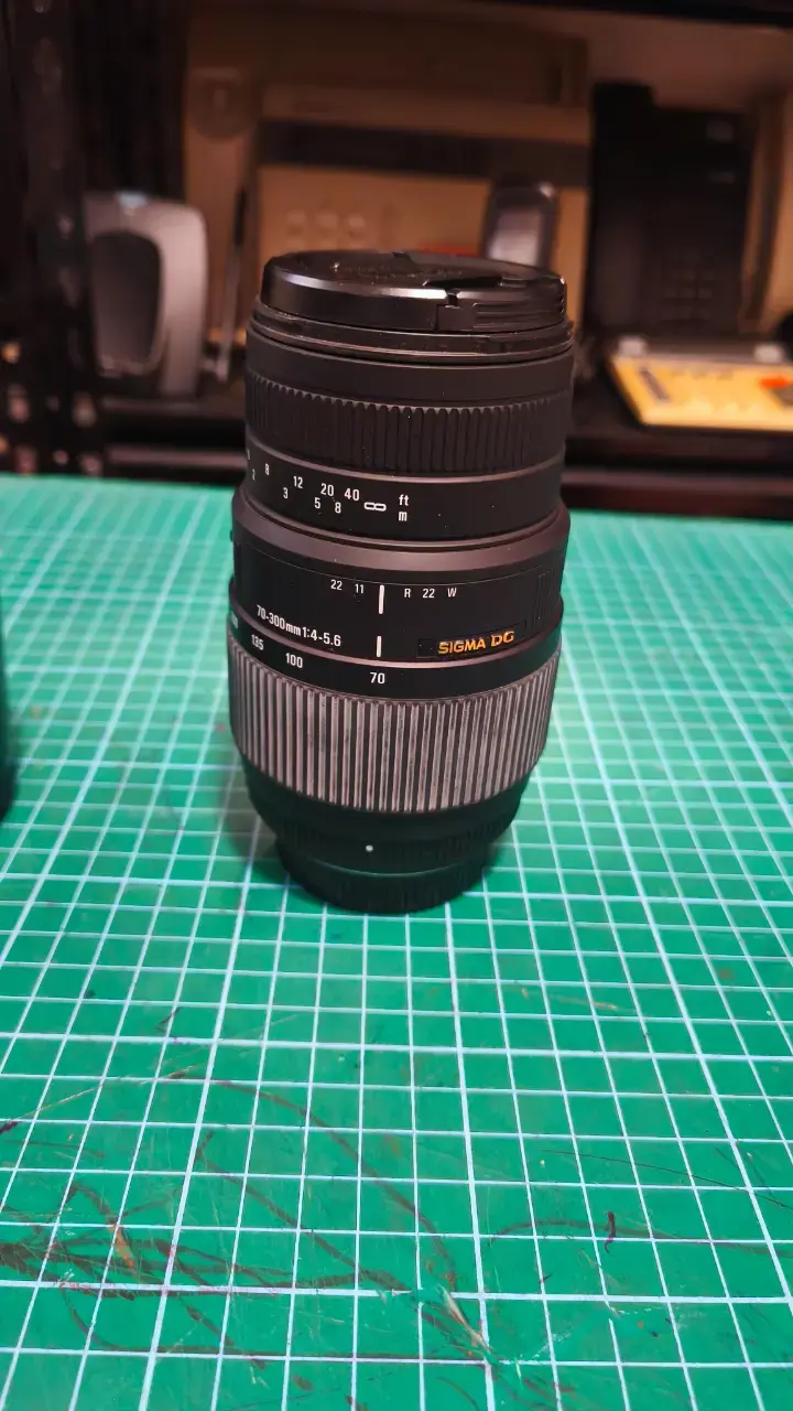 Lente Sigma DG 70-300mm para cámaras - 4