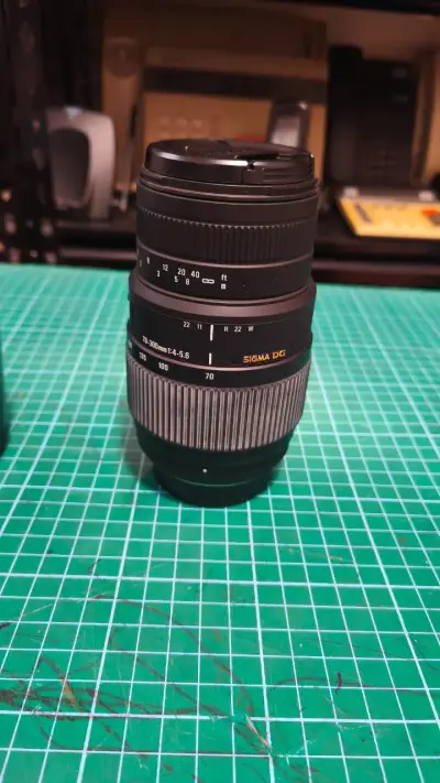 Lente Sigma DG 70-300mm para cámaras - miniatura 4