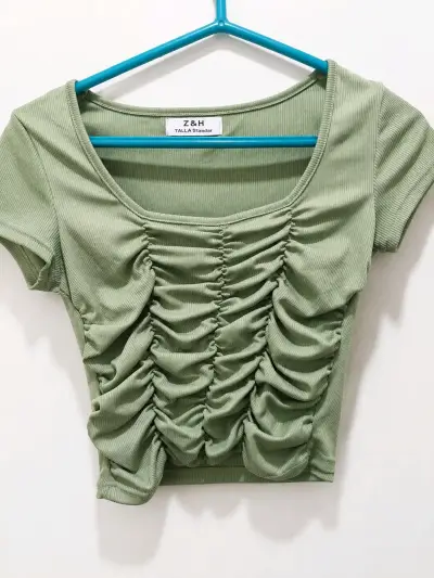 Top fruncido verde oliva talla S/M - miniatura 3