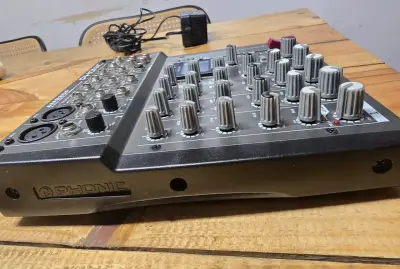 Mezclador Compacto Phonic AM220P con USB - miniatura 3