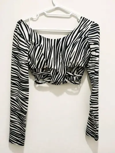 Top de mujer estampado cebra con tiras - miniatura 2