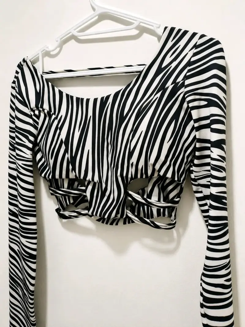 Top de mujer estampado cebra con tiras - 3