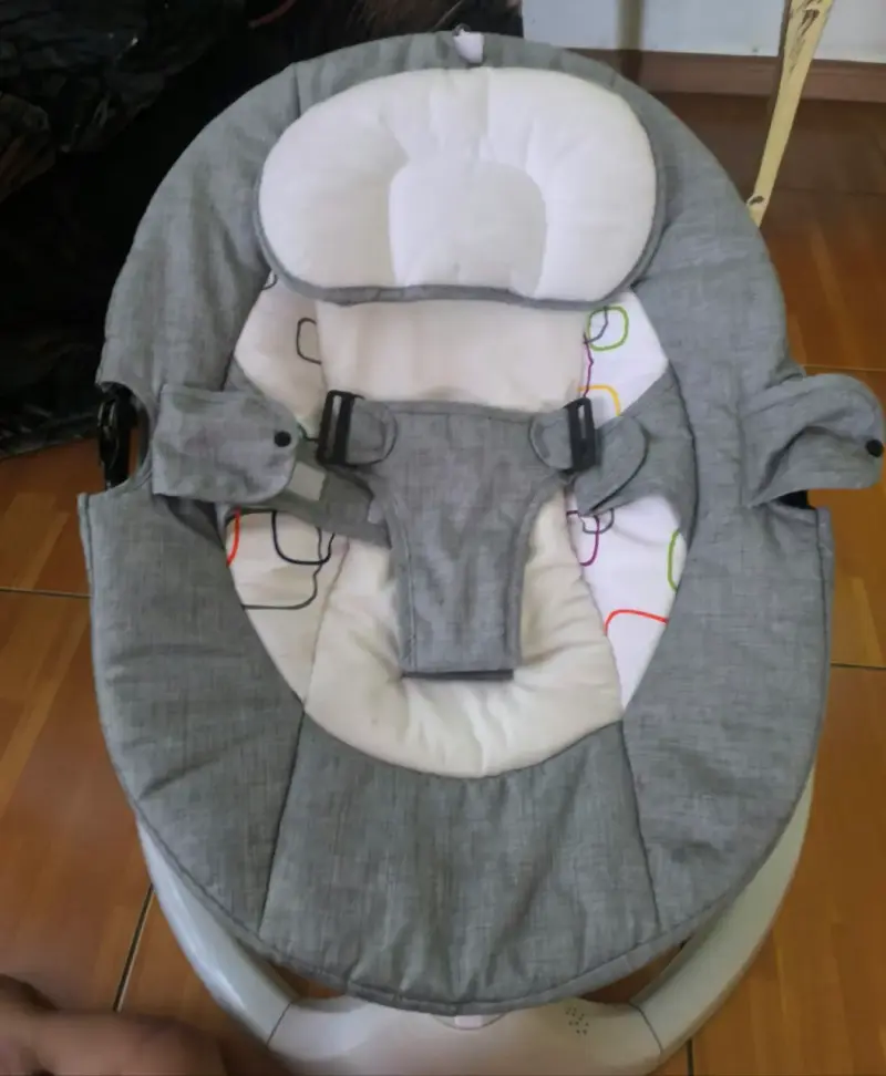 Silla Cuna Mecedora Automática con Control Remoto - 2
