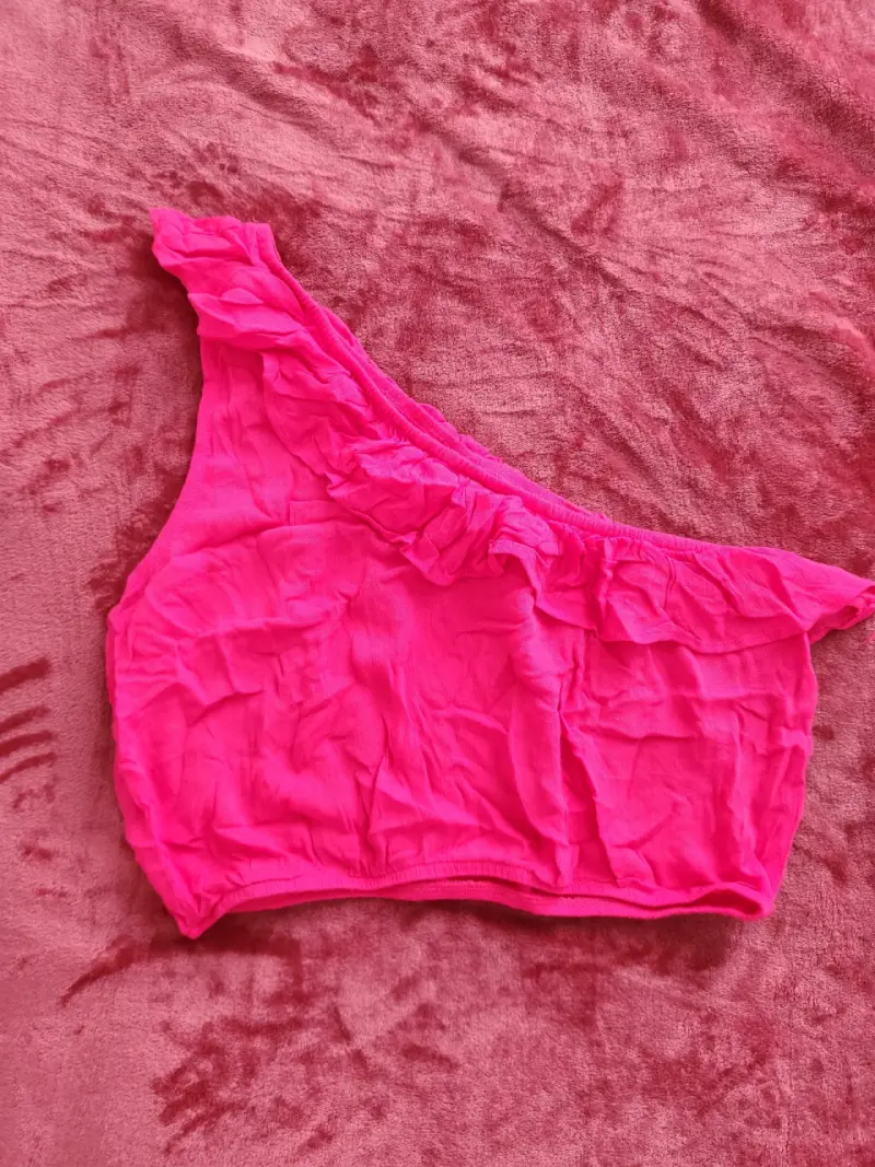 Top asimétrico fucsia para mujer - 1