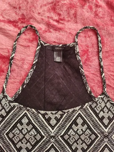 Top corto estampado geométrico Forever 21 - miniatura 2