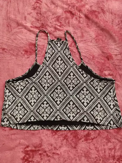 Top corto estampado geométrico Forever 21 - miniatura 3